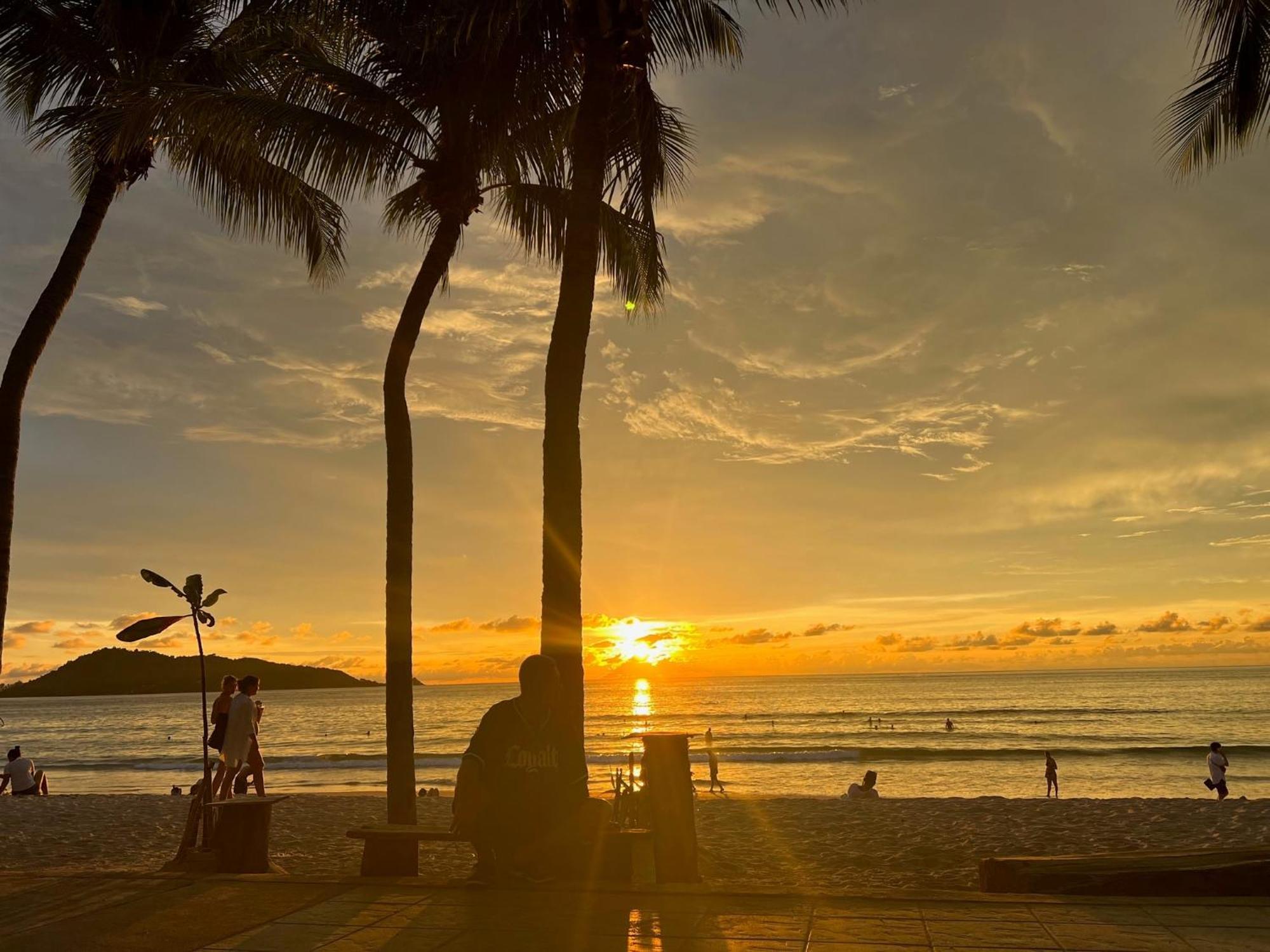 Private Modern Apartments By Patong Vacation Rentals Located In The Heart Of Patong, Walking Distance To The Beach, Kitchen, Private Bathroom, Seating Area, 65" Smart Tv With Free Wifi Exteriér fotografie