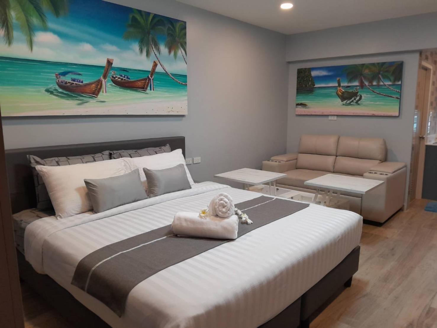 Private Modern Apartments By Patong Vacation Rentals Located In The Heart Of Patong, Walking Distance To The Beach, Kitchen, Private Bathroom, Seating Area, 65" Smart Tv With Free Wifi Exteriér fotografie